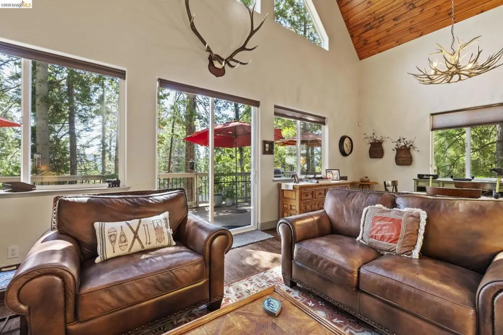 24822 Quartz Ave Mi Wuk Village, CA 95346