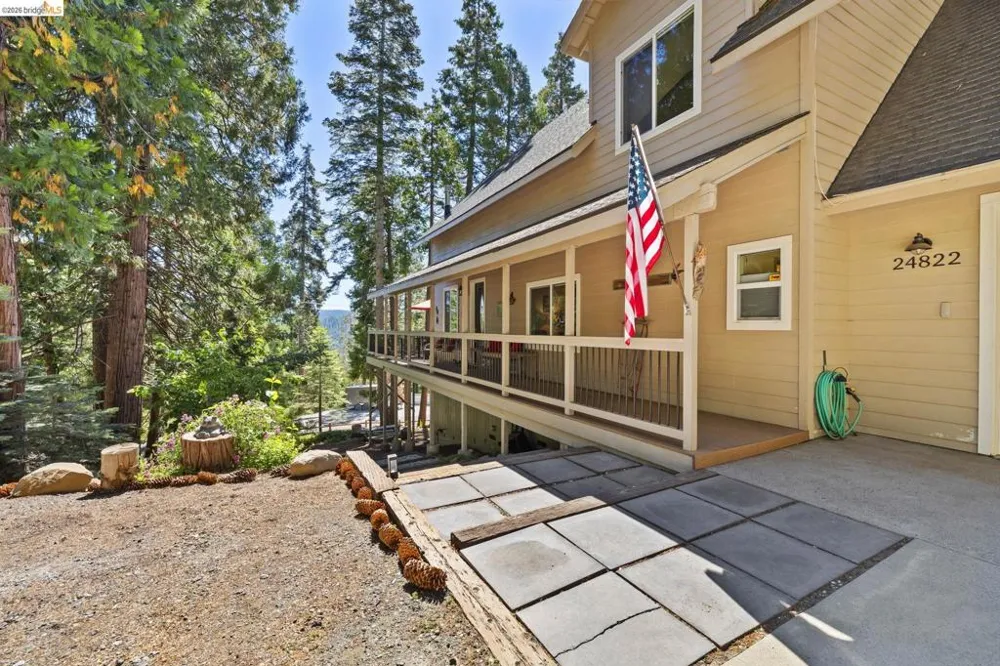 24822 Quartz Ave Mi Wuk Village, CA 95346
