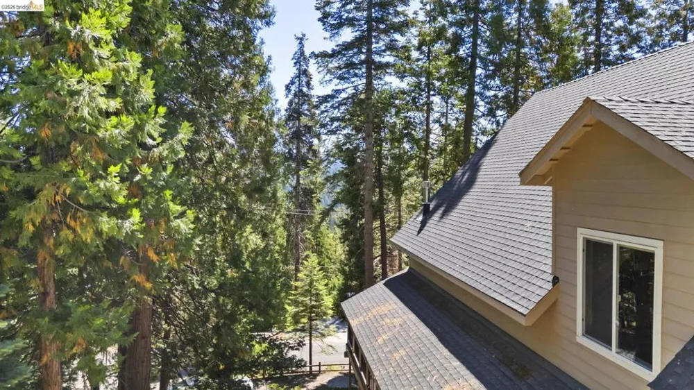 24822 Quartz Ave Mi Wuk Village, CA 95346