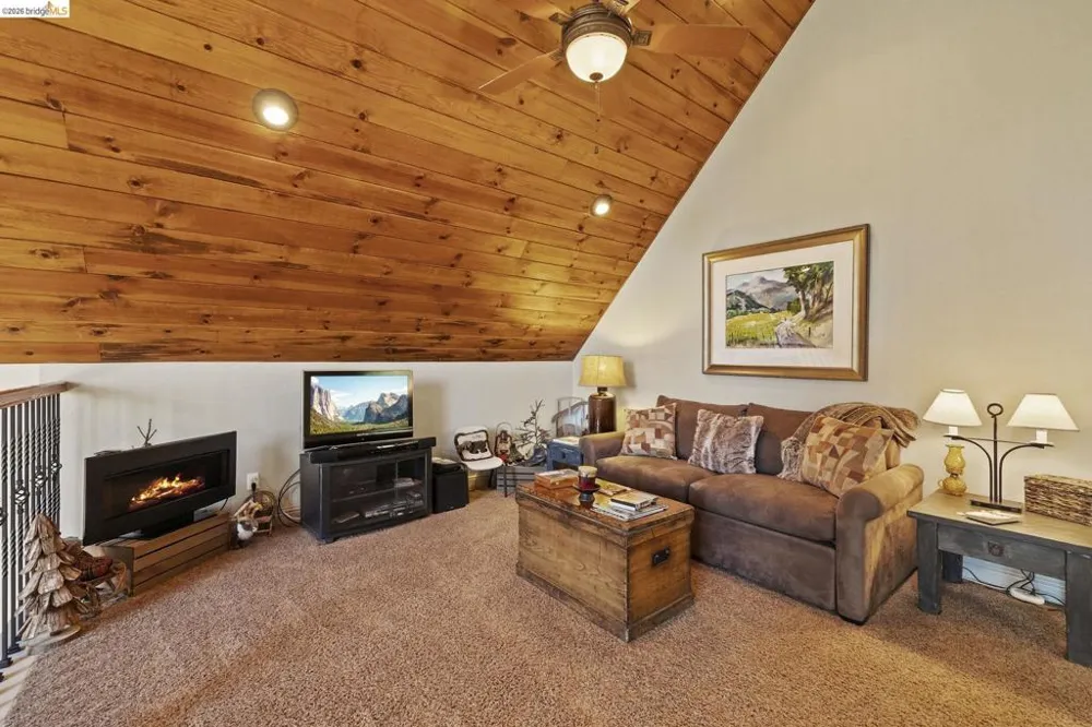 24822 Quartz Ave Mi Wuk Village, CA 95346