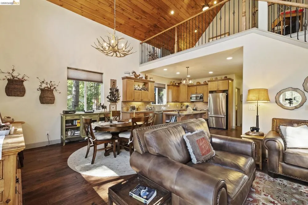 24822 Quartz Ave Mi Wuk Village, CA 95346
