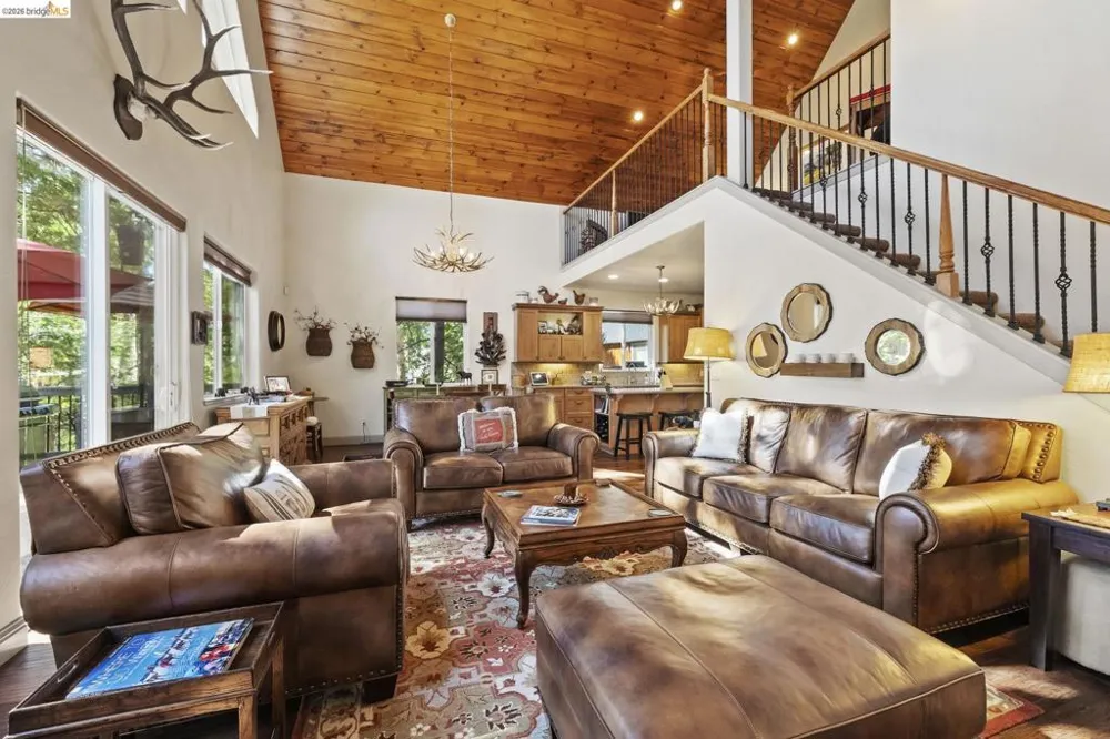 24822 Quartz Ave Mi Wuk Village, CA 95346