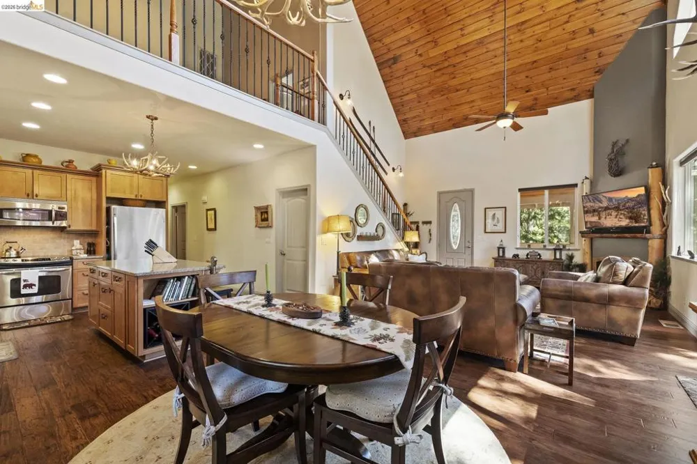 24822 Quartz Ave Mi Wuk Village, CA 95346