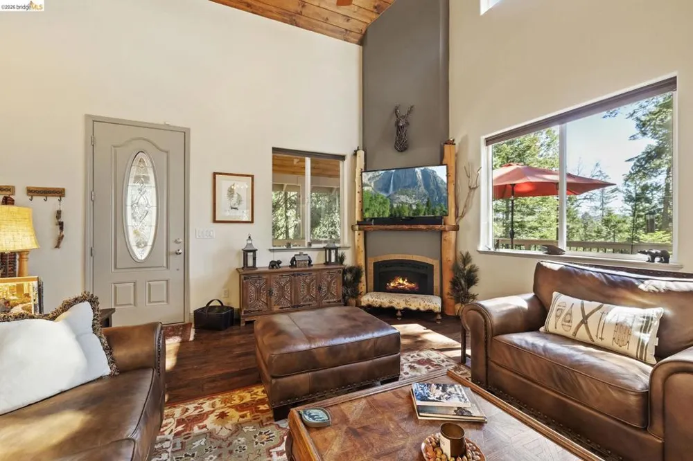 24822 Quartz Ave Mi Wuk Village, CA 95346