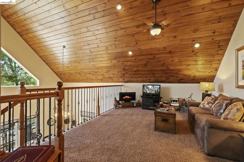 24822 Quartz Ave Mi Wuk Village, CA 95346