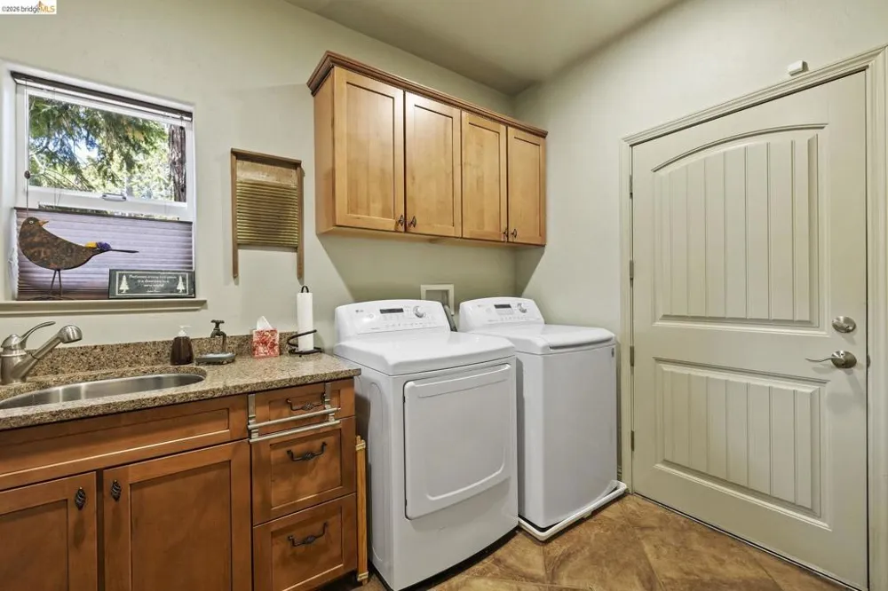 24822 Quartz Ave Mi Wuk Village, CA 95346