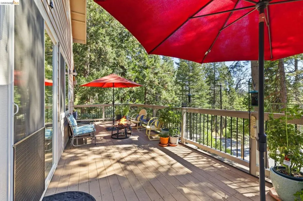 24822 Quartz Ave Mi Wuk Village, CA 95346