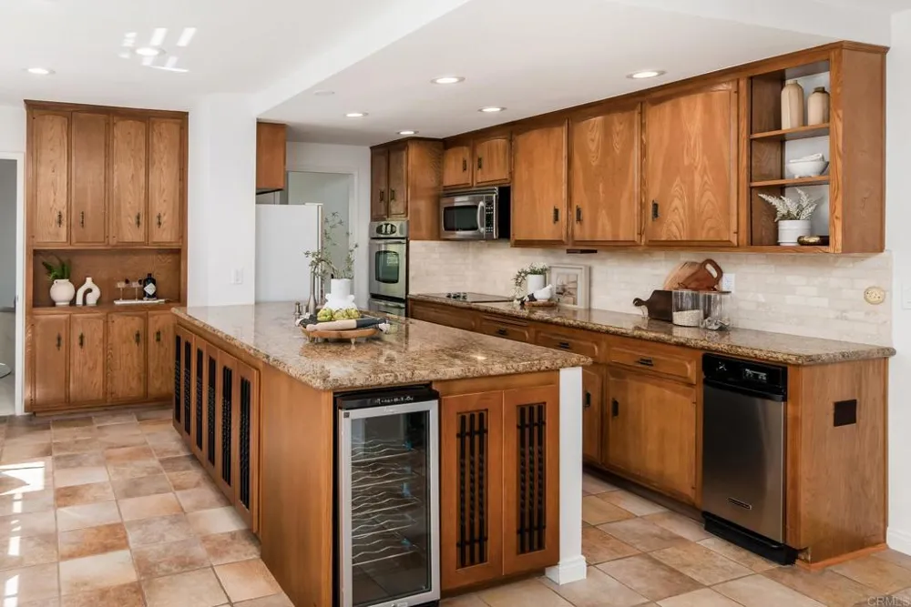 8764 Glenira Avenue La Mesa, CA 91941