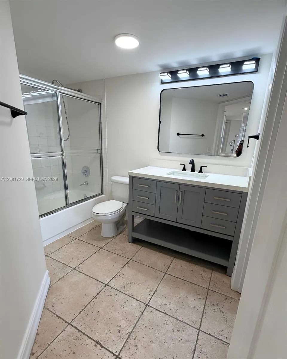 2351 Douglas Rd #1009 Miami, FL 33145
