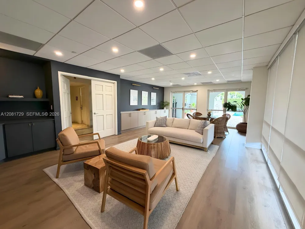 2351 Douglas Rd #1009 Miami, FL 33145