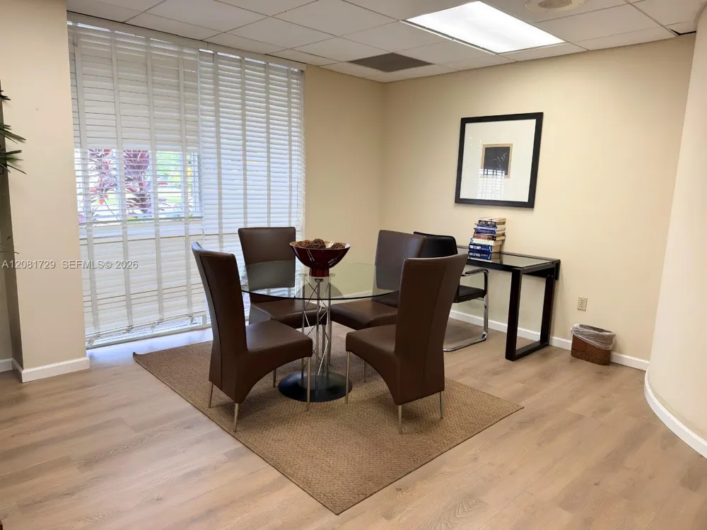 2351 Douglas Rd #1009 Miami, FL 33145
