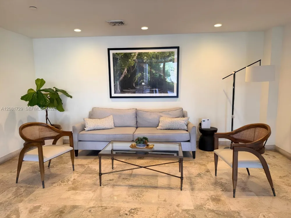 2351 Douglas Rd #1009 Miami, FL 33145