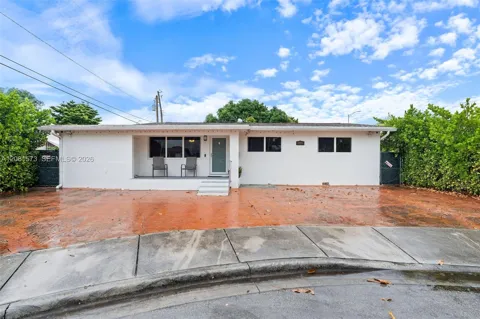 985 SE 2nd Pl