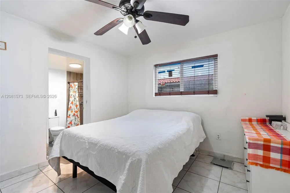 985 SE 2nd Pl Hialeah, FL 33010