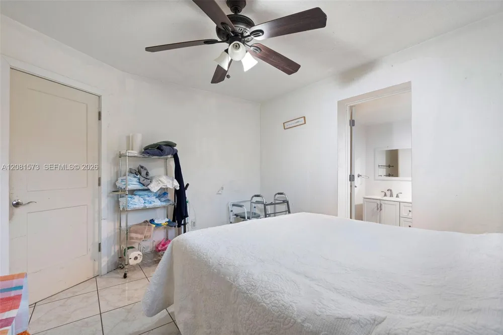 985 SE 2nd Pl Hialeah, FL 33010