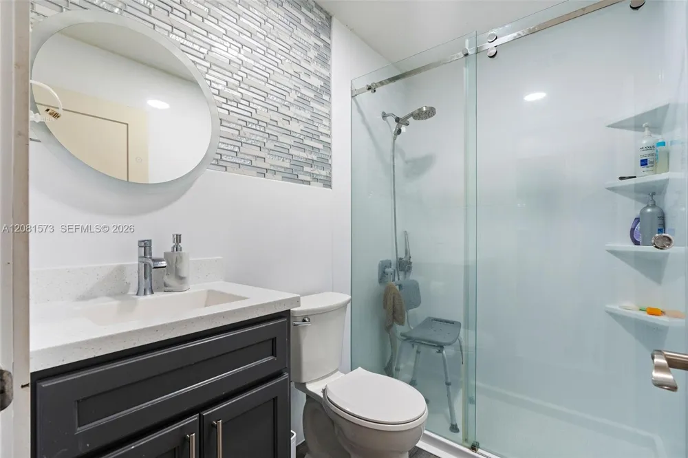 985 SE 2nd Pl Hialeah, FL 33010