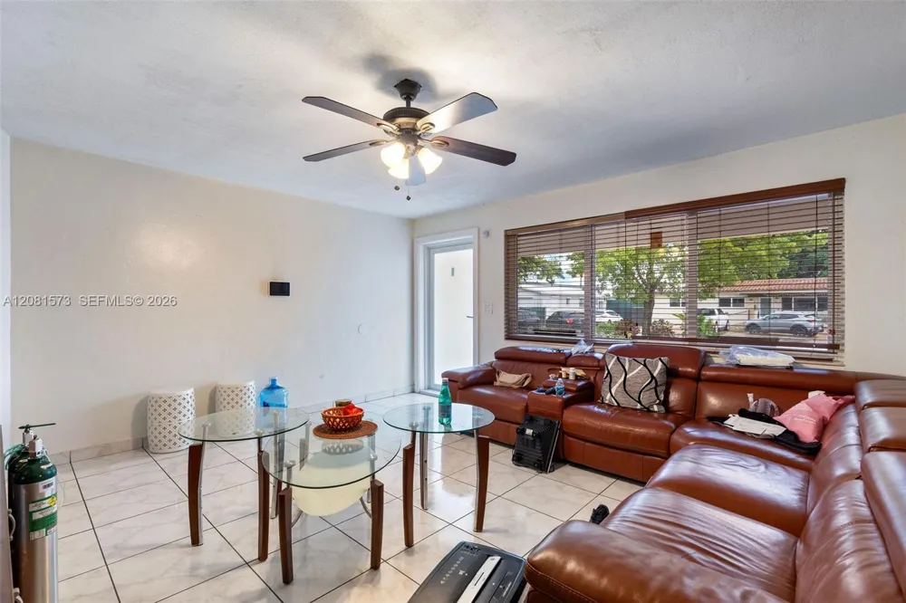 985 SE 2nd Pl Hialeah, FL 33010
