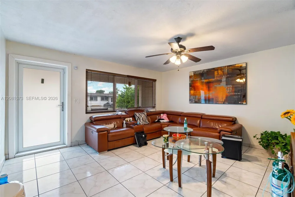985 SE 2nd Pl Hialeah, FL 33010