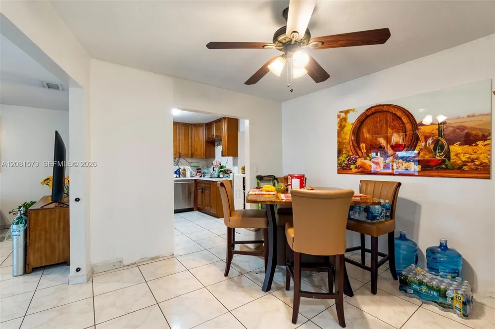985 SE 2nd Pl Hialeah, FL 33010