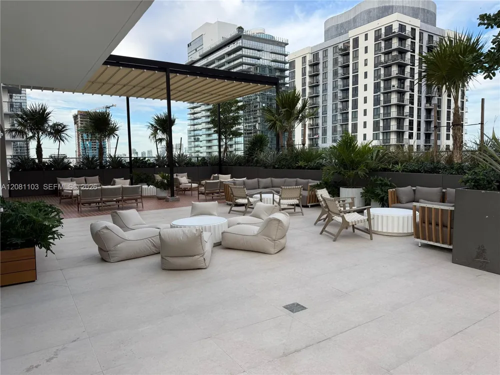 11 NE 6th St #801 Miami, FL 33132