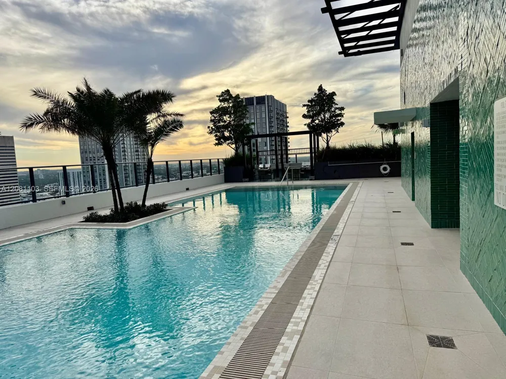 11 NE 6th St #801 Miami, FL 33132