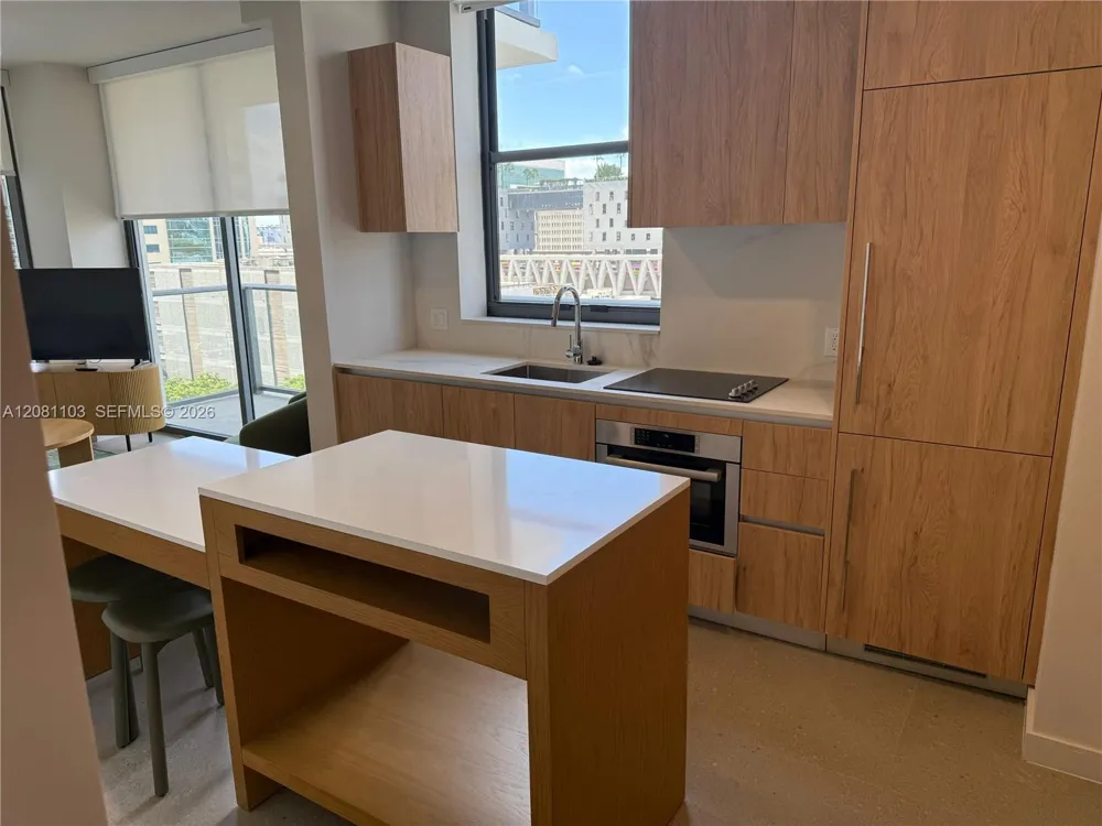 11 NE 6th St #801 Miami, FL 33132