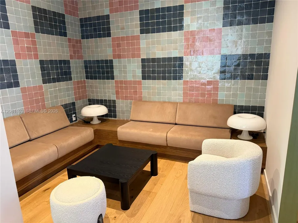 11 NE 6th St #801 Miami, FL 33132
