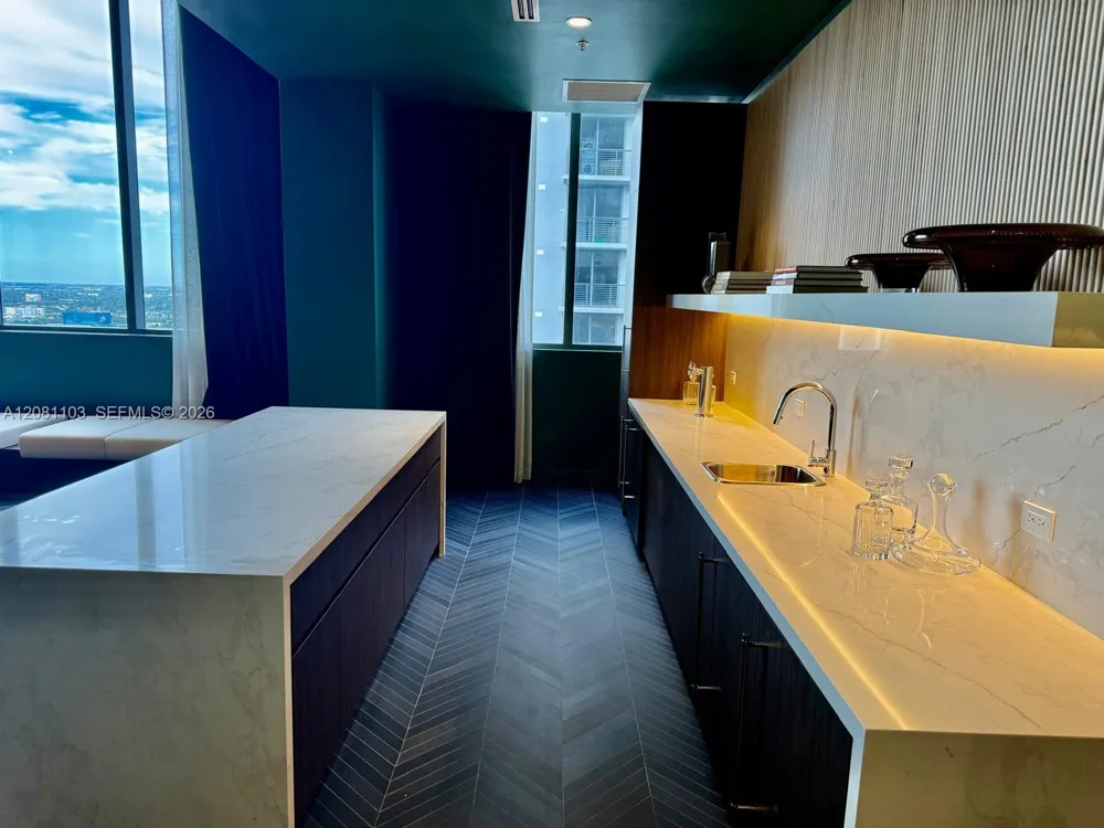 11 NE 6th St #801 Miami, FL 33132