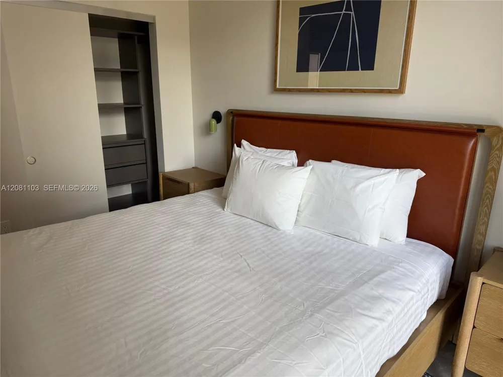 11 NE 6th St #801 Miami, FL 33132