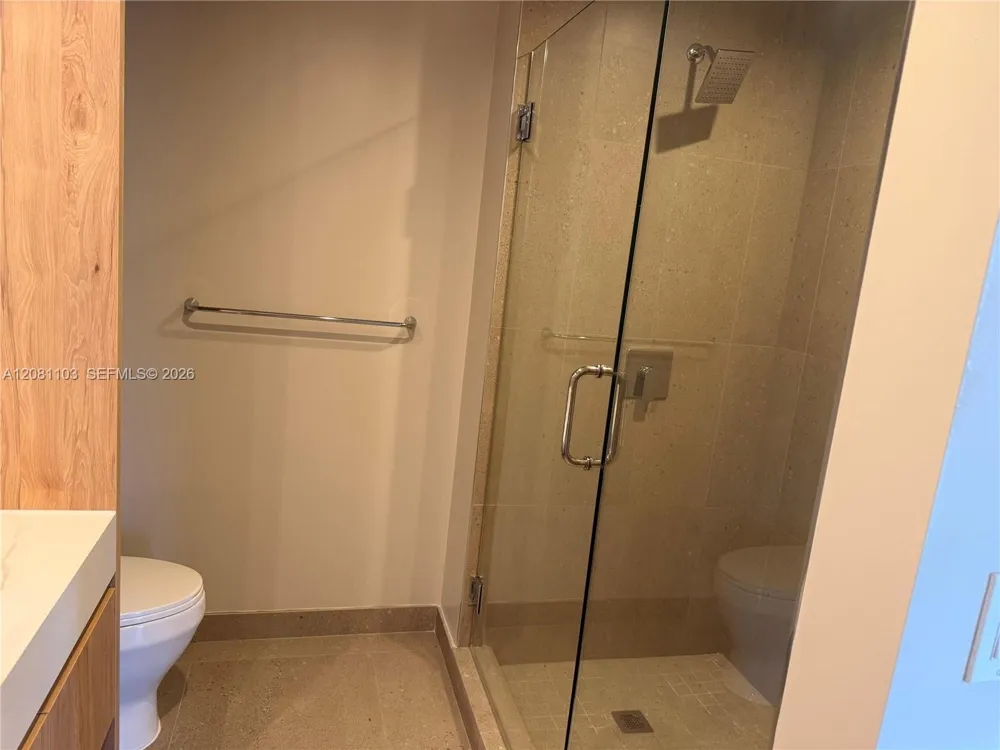 11 NE 6th St #801 Miami, FL 33132