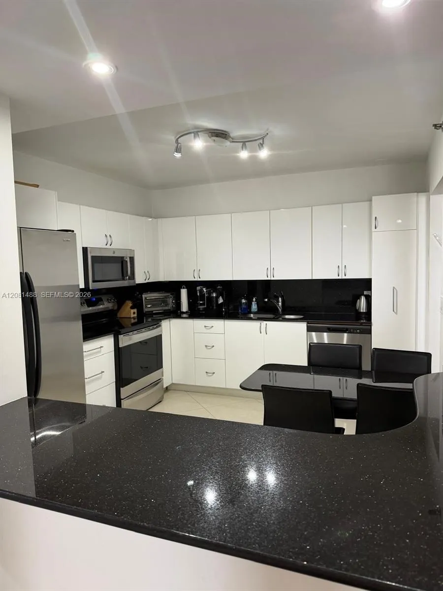 8877 Collins Ave #708 Surfside, FL 33154