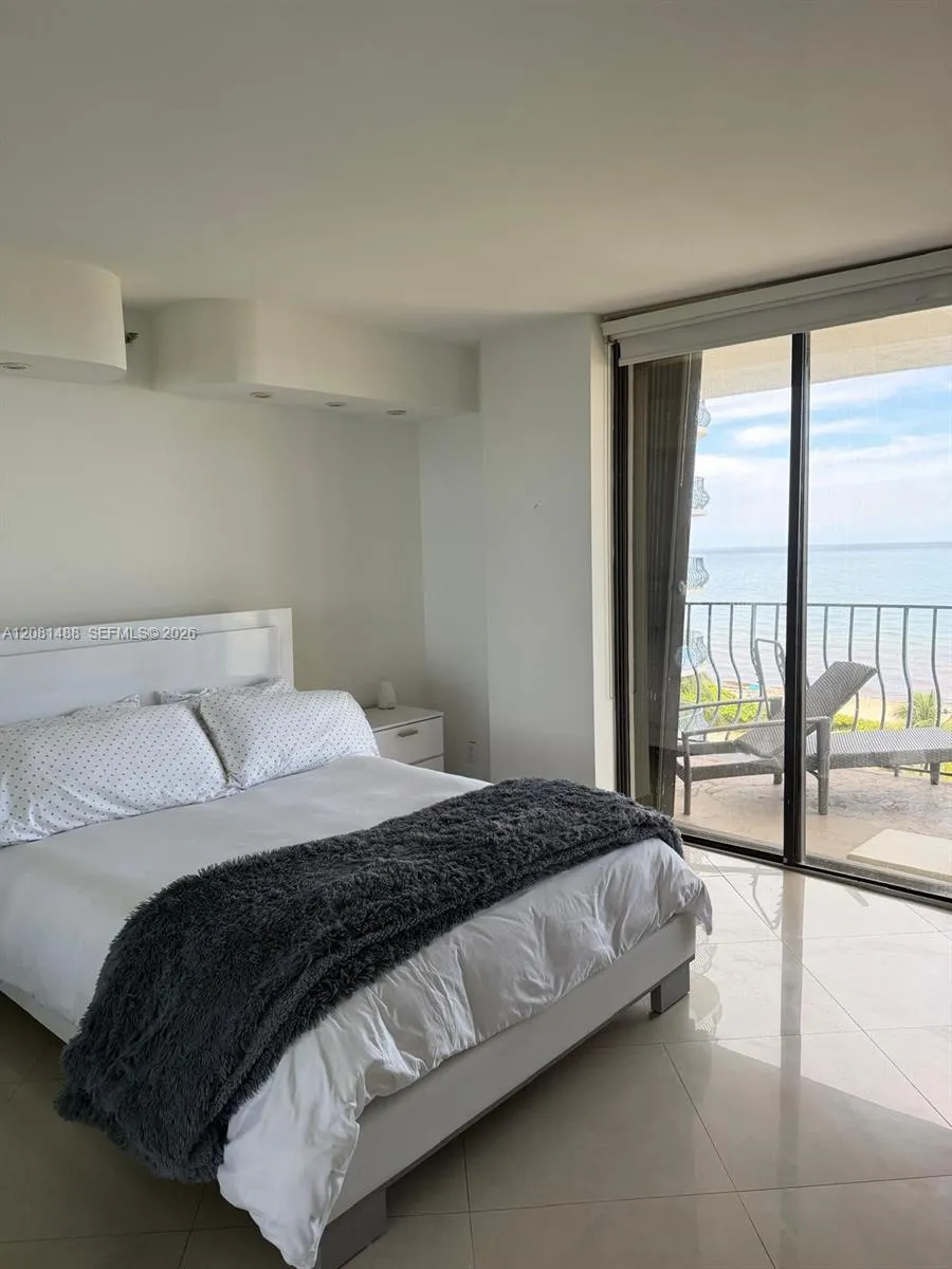 8877 Collins Ave #708 Surfside, FL 33154