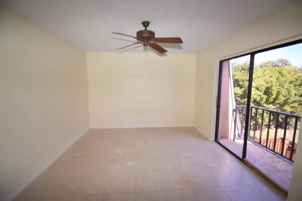 237 Alemeda Drive #3 Palm Springs, FL 33461