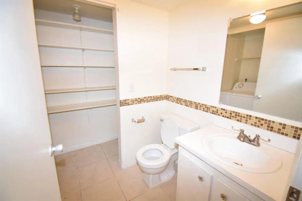237 Alemeda Drive #3 Palm Springs, FL 33461