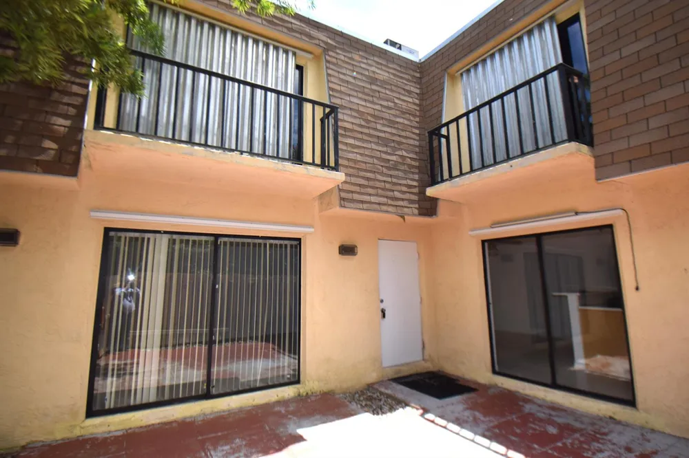 237 Alemeda Drive #3 Palm Springs, FL 33461
