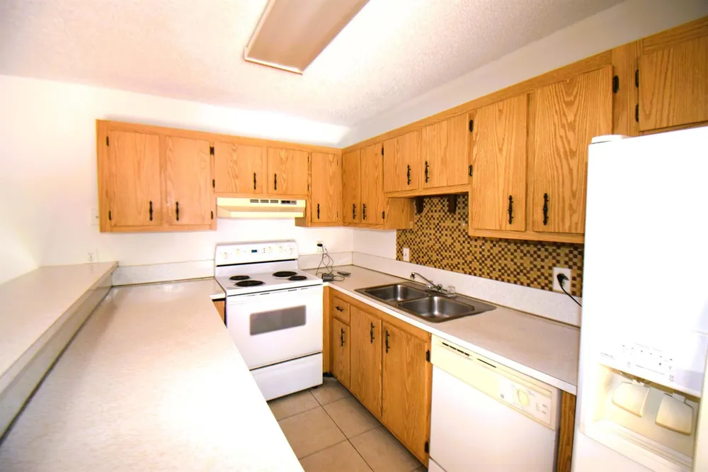 237 Alemeda Drive #3 Palm Springs, FL 33461