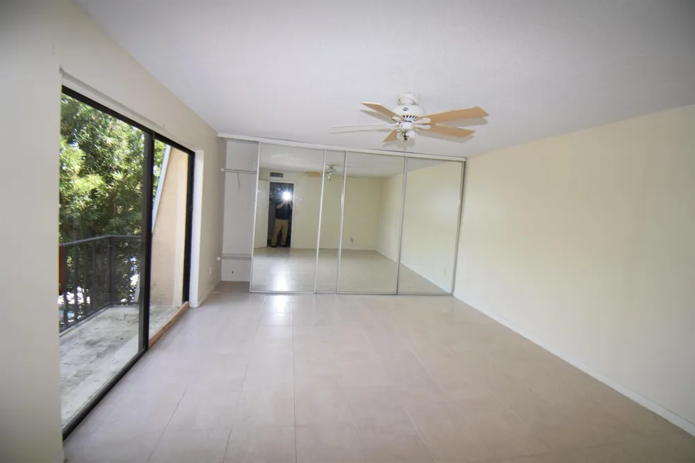 237 Alemeda Drive #3 Palm Springs, FL 33461