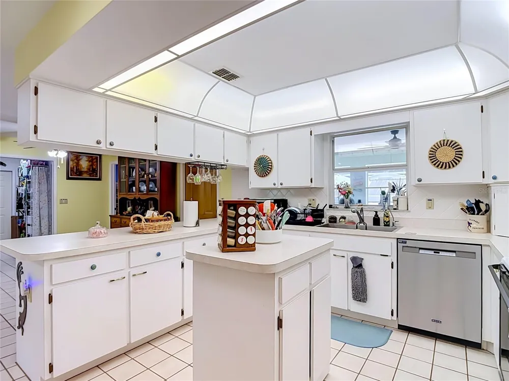 40312 SUNBURST DRIVE Dade City, FL 33525