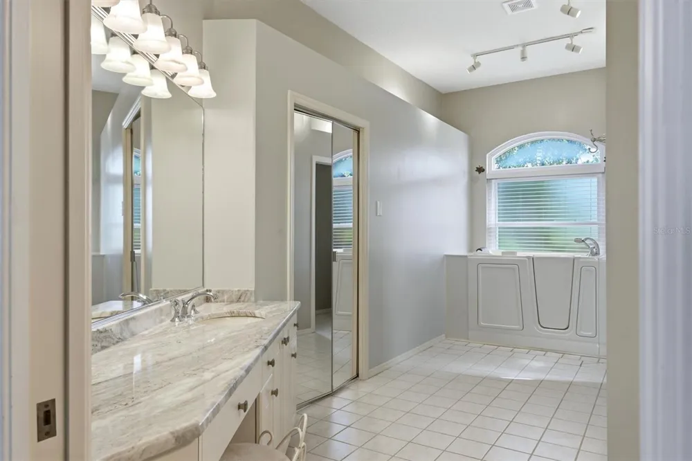 5210 INVERNESS DRIVE Sarasota, FL 34243