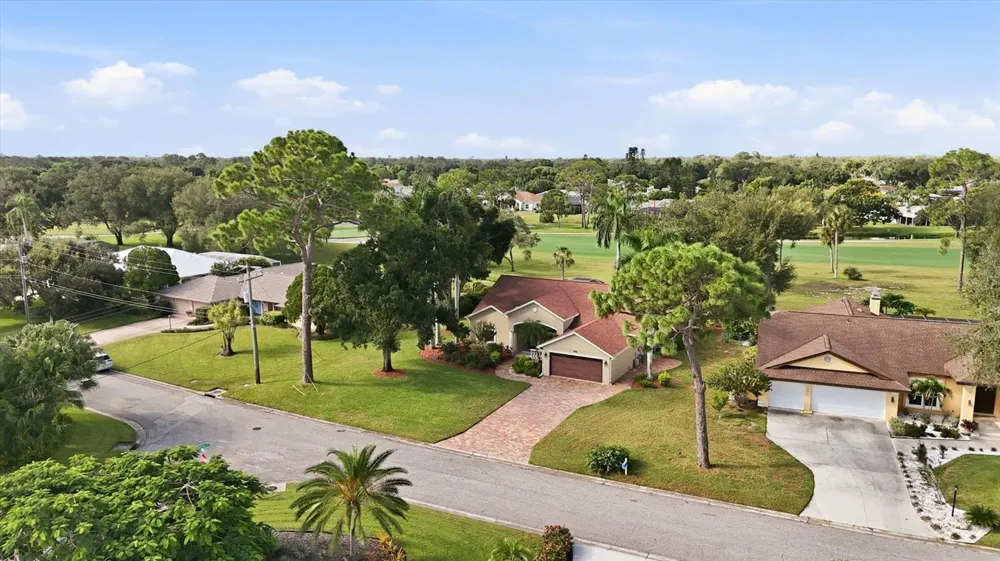 5210 INVERNESS DRIVE Sarasota, FL 34243