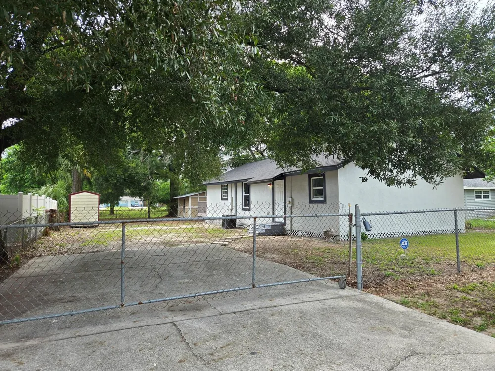 9408 12TH STREET Tampa, FL 33612