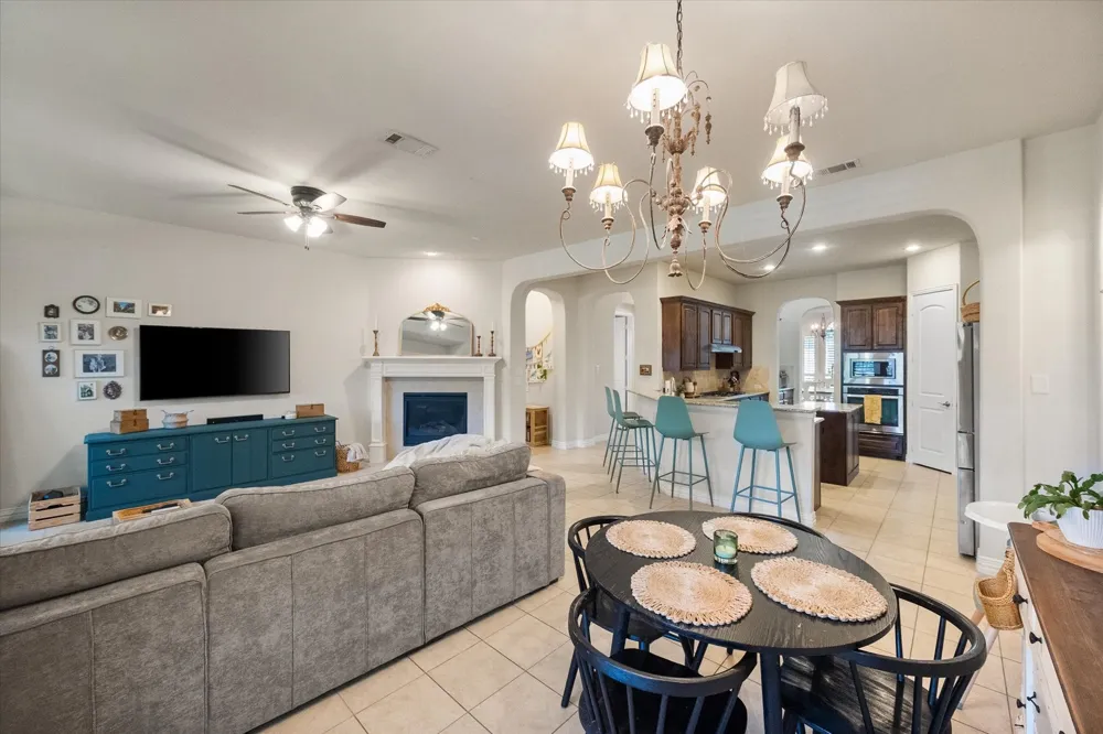 617 Newchester Drive Roanoke, TX 76262