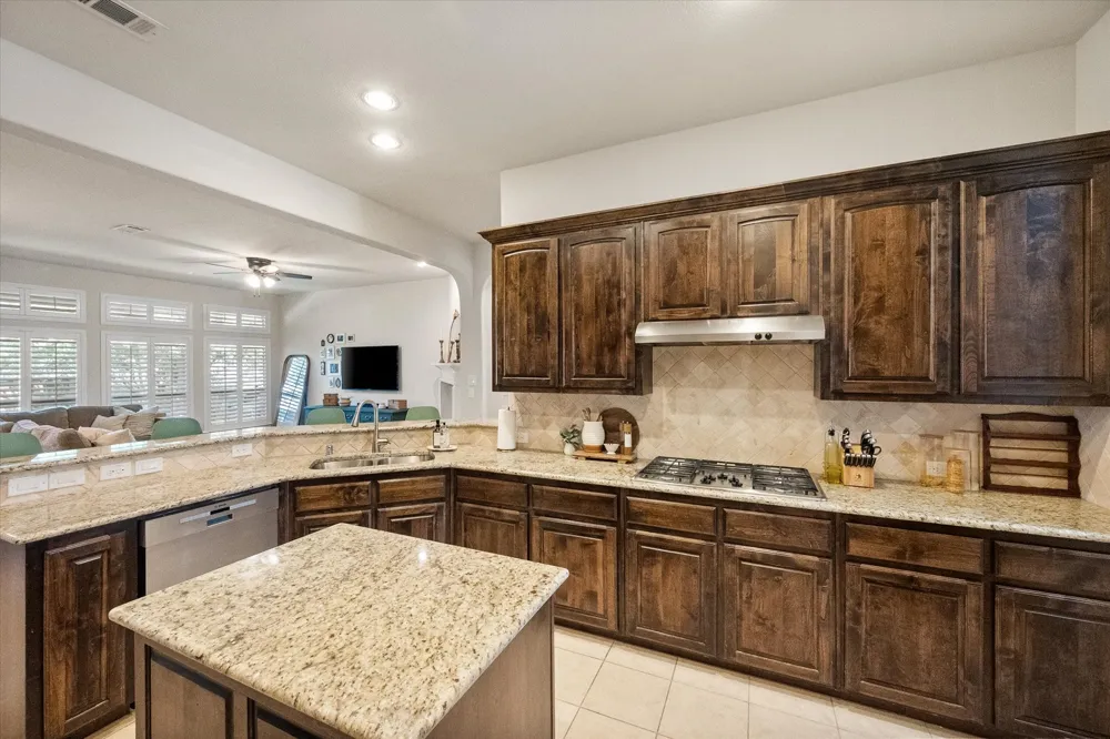 617 Newchester Drive Roanoke, TX 76262