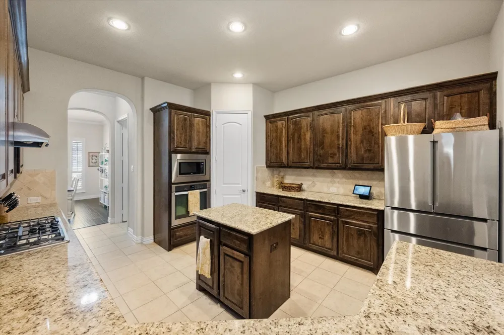617 Newchester Drive Roanoke, TX 76262