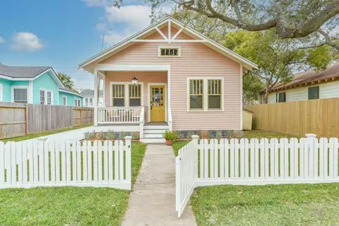 4616 Avenue O 1/2