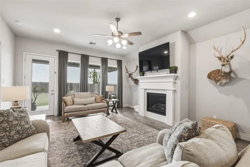 3205 High Meadow Street Seguin, TX 78155