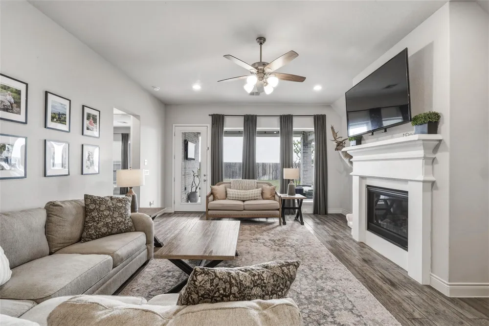 3205 High Meadow Street Seguin, TX 78155