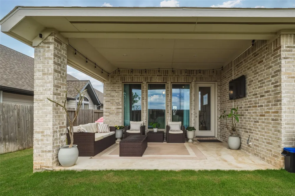 3205 High Meadow Street Seguin, TX 78155
