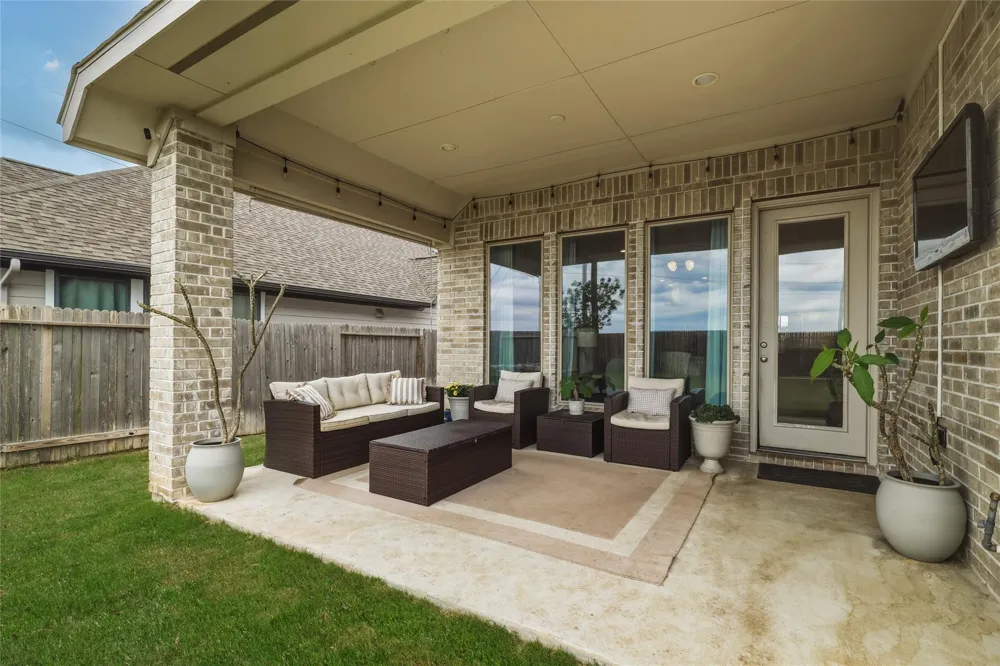 3205 High Meadow Street Seguin, TX 78155