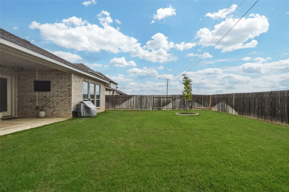 3205 High Meadow Street Seguin, TX 78155